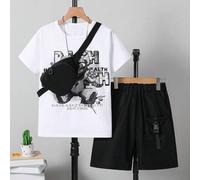 Shein Set de 3 piezas: Camiseta con estampado de oso lindo para niños, pantalones cortos cargo con bolsillo y mini bolso bandolera, para primavera/verano