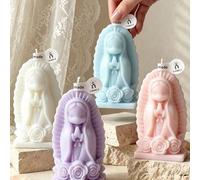 Shein Set de 4 velas de cera de soja con diseño de santos orantes, en colores blanco marfil, azul claro, rosa suave y morado claro. Decoración para el hogar