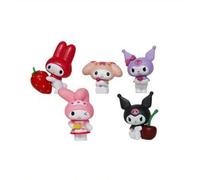 Shein Set de 5 piezas de figuritas adorables con diseño de fresa de la marca Sanrio - Piezas coleccionables de PVC de Kuromi y My Melody con detalles artesa