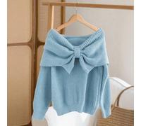 Shein Suéter de punto con hombros descubiertos y lazo azul. El diseño de lazo oversize es dulce y llamativo. El corte de hombros descubiertos revela unos ho