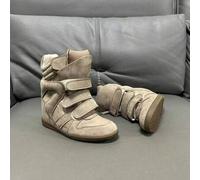 Shein The 2026 new wedge sports shoes feature a combination of beige suede and leather, with a retro high top design and convenient closure! 5cm hidden wed