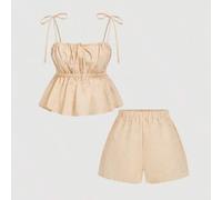Shein Top tipo camisola corto con cuello cuadrado a rayas y detalle de lazo, combinado con shorts de talle alto a rayas para mujer