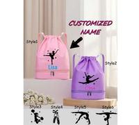 Shein Un básico para el día a día. Esta mochila con cordón se puede personalizar con tu nombre o con tus saludos navideños, lo que la convierte en el acceso