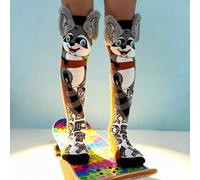 Shein Un par de calcetines por encima de la rodilla con un lindo diseño de mapache con decoraciones de orejas 3D. Son divertidos, elegantes y de diseño vers