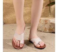 Shein Un par de sandalias divididas a la moda, con un estilo simple y de punta abierta, son la primera opción para el ocio y las salidas a la playa en veran