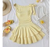Shein Vestido asimétrico de hombro con lazo y textura de tela amarilla sólida, de doble capa y corte evasé, elegante para adolescentes, adecuado para vacaci