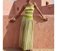 Shein Vestido de salida de playa elegante de rayas verdes de tela de punto con cuello especial y tirantes, estilo grácil para vacaciones, última 2026