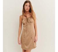 Shein Vestido mini con detalles de balconette, tirantes ajustables y un lazo coqueto en el pecho. Tu prenda esencial para salidas nocturnas. Perfecto para t