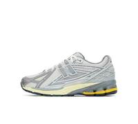 Shein Zapatillas de running casuales de malla cómodas y duraderas New Balance NB 1906R de bajo perfil, unisex gris y blanco