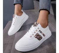 Shein Zapatillas transpirables y de estilo colegial con diseño calado para mujeres, zapatos casuales versátiles y ligeros