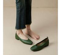 Shein Zapatos planos con tacón bajo y decoración simple, zapatos de vestir de mujer nuevos para el verano 2025, con un toque suave y de hada francesa, aptos