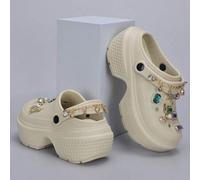 Shein Zuecos de plataforma negros Revreal con dijes de diamantes de imitación de colores y cadena, bonitos, bohemios, preppy, universitarios, estilo resort,