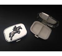 Showjumper A29 hecho de peltre inglés fino en una pastilla rectangular de metal plateado