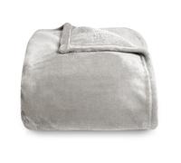 Silentnight Manta de Forro Polar Supersuave, versátil y esponjosa para Cama, sofá y sillón, Hecha de Forro Polar cálido y Acogedor súper Suave, Color Plateado, 130 x 150 cm