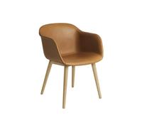 Muuto Silla Fiber con reposabrazos y patas de madera Cognac leather-oak