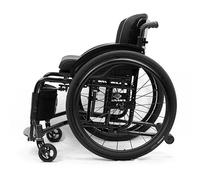 Silla de ruedas ligera de aleación de aluminio, silla de transporte plegable deportiva con frenos de mano y ruedas traseras de liberación rápida, ayuda a la movilidad para adultos, color negro, ancho