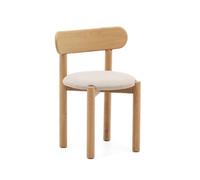 Silla Nebai en chenilla beige con estructura de roble macizo, acabado natural FSC MIX C
