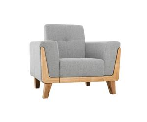 Sillón nórdico gris claro con patas de madera FJORD