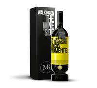 «Sin locas amigas no tendríamos locos momentos» Mensaje en una Botella. Vino Tinto Premium Reserva 12 Meses MBS Martín Berasategui System + Gift Box. Etiqueta Amarilla PERSONALIZABLE