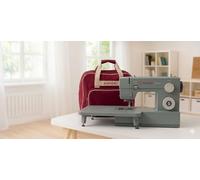 Singer «Heavy Duty Jeans 6335M Denim» - Máquina de coser con bolsa de transporte singer bordeaux, prensatelas, cortador de costuras, base alargada y CUCIREONLINE