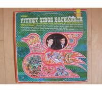 Sings Burt Bacharach [Vinyl LP]