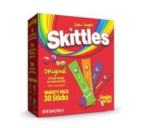 Skittles Singles To Go Paquete variado, mezcla de bebida en polvo, cero azúcar, bajo en calorías, incluye 4 sabores: manzana verde, fresa, uva, naranja, 1 caja (30 porciones individuales)