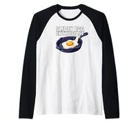 Slidey Egg Enthusiast Cast Iron Skillet Seasoning Cooking Camiseta Manga Raglan