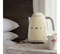 Smeg KLF03CREU tetera eléctrica 1,7 L 2400 W Crema de color