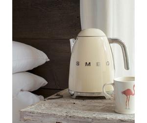Smeg - KLF03CREU tetera eléctrica 1,7 L 2400 W Crema de color