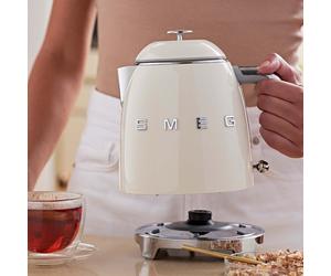Smeg - KLF05CREU tetera eléctrica 0,8 L 1400 W Crema de color