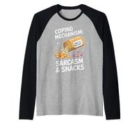 Snacks y Sarcasmo del Mecanismo de afrontamiento Camiseta Manga Raglan