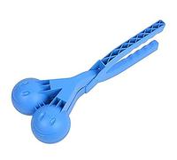 Snowballee 2 es un Dispositivo Original para Formar Bolas de Nieve. Indispensable al organizar batallas de Nieve al Aire Libre. Equipado con un contenedor Doble, de plástico. Versión Azul