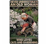 Snowsun Cartel de metal con el logotipo de gato Never Underestimate an Old Woman Who Loves Cats and Gardening Art Wall Home, 30,5 x 20,3 cm, vintage, divertido, póster decorativo para pared, regalo