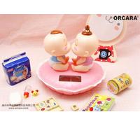 Solar Powered Bobble Head Kissing Boy And Girl Home Decoration Car Decoration by Orcara