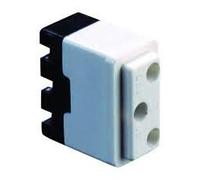 Solera 330 - Base de enchufe bipolar con T/T desplazada 10A 250V~.