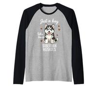Solo un Chico Que ama a los Huskies siberianos Camiseta Manga Raglan