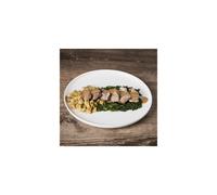 Solomillo de cerdo con espinacas y patatas salteadas en salsa de pimienta