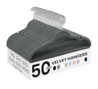 SONGMICS Perchas de Terciopelo, Paquete de 50 Perchas Antideslizantes, con Muescas en los Hombros, Barra para Pantalones, Gancho Giratorio de 360°, Ahorro de Espacio, para Armario, Color Gris