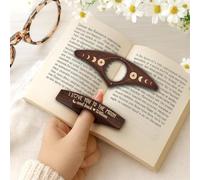 Soporte personalizado para páginas de libros, solo una página más, con texto en inglés "I Love You to The Moon and Back", soporte de madera personalizado para leer con una sola mano, regalo para