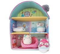 Squishville por Squishmallows Original Fifi's Cottage Townhouse, Dos Mini Squishmallow Suaves de 2 Pulgadas y 4 Accesorios de Muebles de Felpa, Juguetes de Peluche Suaves de malvavisco, 3 Pisos para