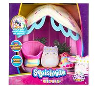Squishville SQM0210 Deluxe Glamping Incluye 2 Pulgadas Paulita The Pink Tabby Gato, Silla de Cubo, Saco de Dormir y Glamping Playscene-Toys para niños, Multi