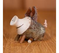 Staboos Figuras de cerdito de 50 mm sentado, decoración de cerdo de madera europea sostenible, decoración única de cerdo en caja de regalo, bonito cerdo de madera