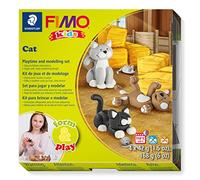 STAEDTLER 8034 16 LZ FIMO Kids Form&Play Playtime & Modeleling Polymer Clay Set - "Cats" (paquete de 4 bloques, calcomanías, herramientas de modelado y escena de fondo)