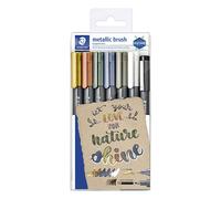 STAEDTLER 8321 TB7 - Estuche con 5 rotuladores metálicos punta pincel, incluye 1 rotulador pincel blanco y 1 rotulador Pigment Liner negro. Colores surtidos.