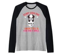 Start Each Day with A Shih Tzu Dog Kiss Smile Funny Puppy Camiseta Manga Raglan
