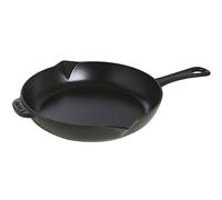 STAUB Sartén de hierro fundido, 26 cm, 2,2 L, inducción, negro | 2 vertedores esmaltados negros, aptos para todo tipo de cocinas y horno, fabricada en Francia
