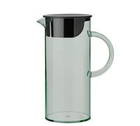 Stelton Jarra de agua EM77 - Nevera con tapa, asa, filtro de cubitos de hielo - Jarra moderna - Recipiente de plástico para servir bebidas frías, zumos de frutas y ponche - 1,5 litros, verde polvo