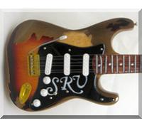 STEVIE RAY VAUGHAN Guitarra miniatura SRV Italic con etiqueta de nombre