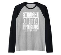 Straight Outta Fifth Grade Class 2026 Graduation 5th Grade Camiseta Manga Raglan