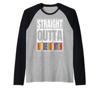 Straight Outta Kindergarten Graduation Class of 2026 Gifts Camiseta Manga Raglan